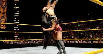 wwe摔角女王激吻男選手 場(chǎng)面火爆挑逗腎上腺
