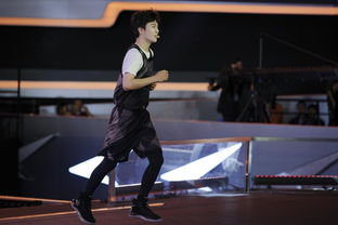 組圖 大力pk 追我吧 范丞丞與黃景瑜上演花式摔跤