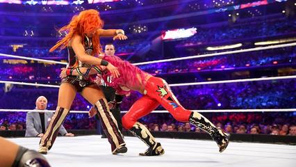 夏莎vs貝奇vs夏洛特《WWE2016摔角狂熱大賽》(8)