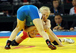 世青賽女子摔跤 兩選手角逐