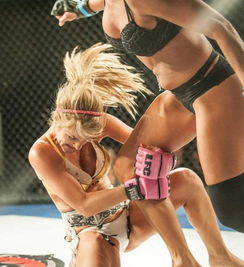 來互相傷害,實拍美國內衣摔角賽,場面令人咋舌