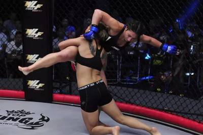 《武林籠中對》:姜龍?jiān)婆綉?zhàn)斗力爆表