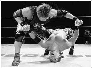 中國鄭州日本職業(yè)摔角擂臺賽開幕(圖)_NIKE新浪競技風(fēng)暴_新浪網(wǎng)