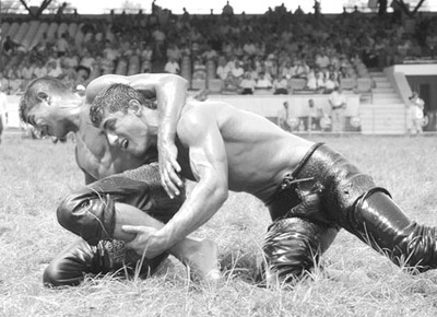 橄欖油摔跤 一場(chǎng)力量與技巧的古老較量